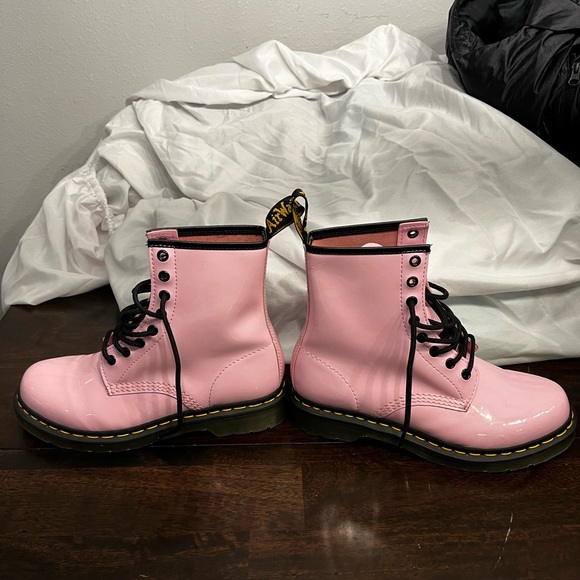 Dr. Martens 1460 Patent leather Pale Pink Combat Boots Barbiecore size 8 women’s - Picture 10 of 14